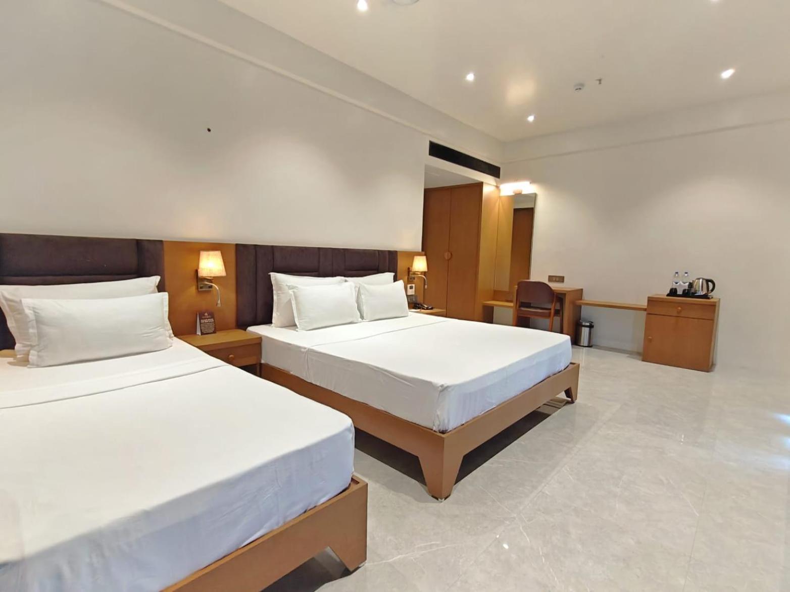 The S Crown Somnath Hotel Exterior photo