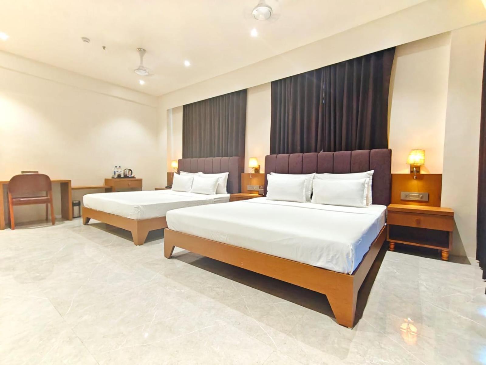 The S Crown Somnath Hotel Exterior photo